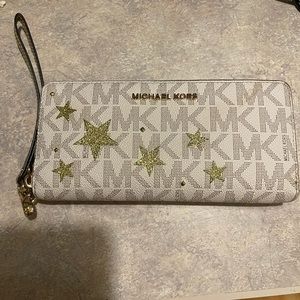Michael Kors large wallet- excellent condition!